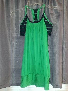 Lululemon Size 6 Green Athletic Tank  with Navy Striped Shelf Bra